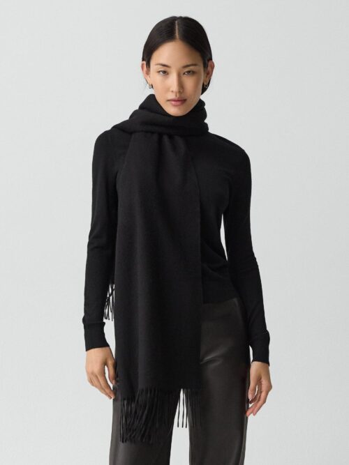 01_TH_K0708001_001_L0 Classic Scarf in Cashmere