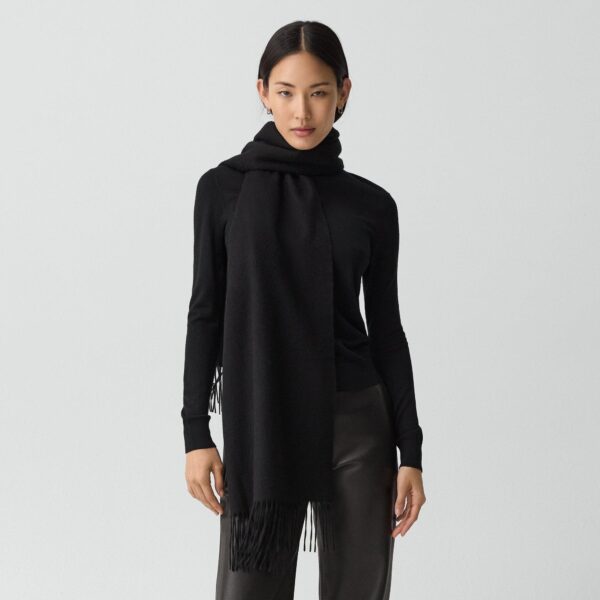 01_TH_K0708001_001_L0 Classic Scarf in Cashmere