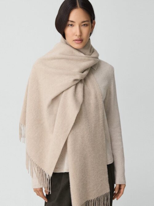 01_TH_K0708001_E63_L0 Classic Scarf in Cashmere