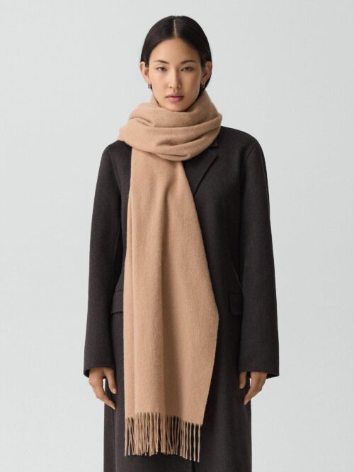 01_TH_K0708001_V3P_L0 Classic Scarf in Cashmere