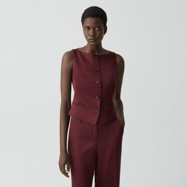 01_TH_P1009104_H3A_L0 Boatneck Vest in Satin