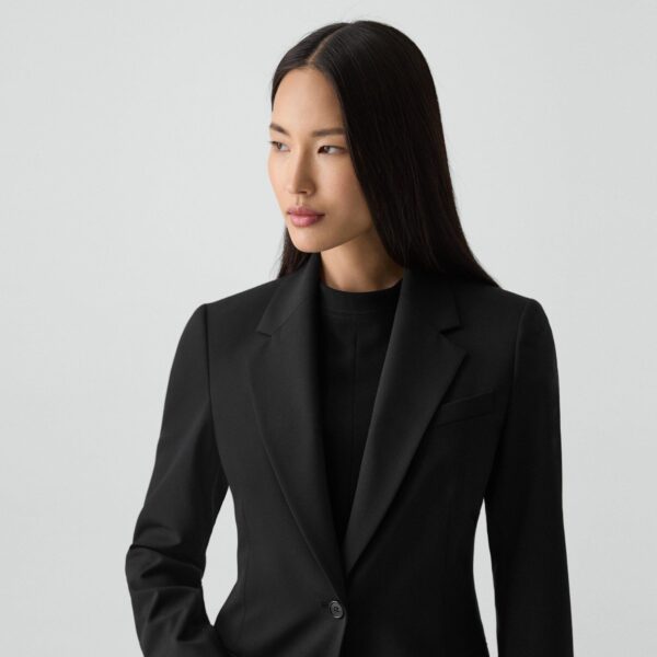 02_TH_P0201109_001_F0 Lynnia Blazer in Good Wool