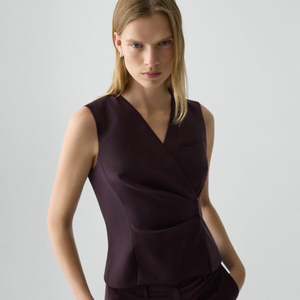 02_TH_P0701101_HAE_F0 Wrap Vest in Good Wool