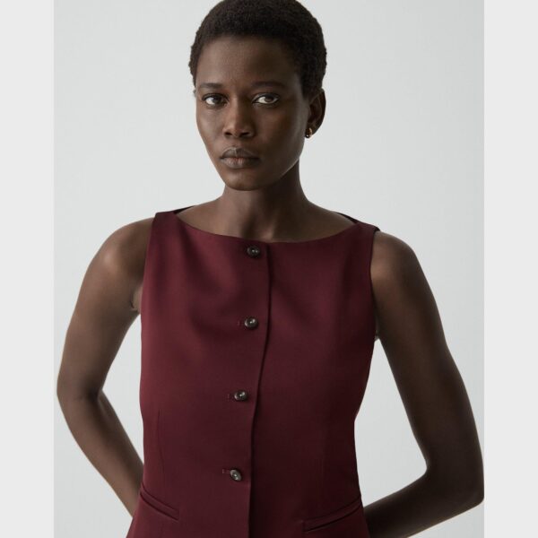 02_TH_P1009104_H3A_F0 Boatneck Vest in Satin