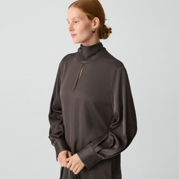 02_TH_P1009602_2P4_F0 Blouson Sleeve Dress in Satin
