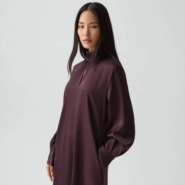 02_TH_P1009602_HFR_F0 Blouson Sleeve Dress in Satin