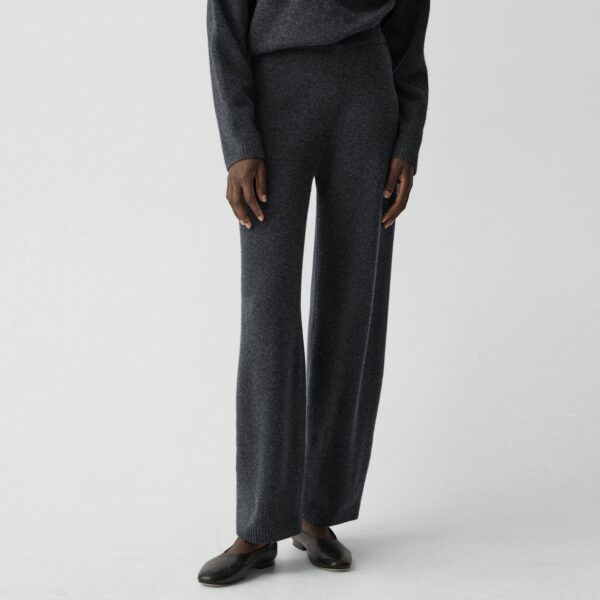 02_TH_P1011716_A00_F0 Pull-On Pant in Felted Wool Cashmere