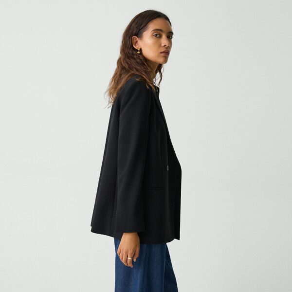 04_TH_P0109115_001_B0 Relaxed Double-Breasted Blazer in Admiral Crepe