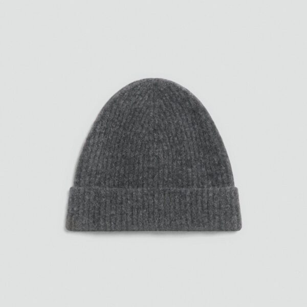 05_TH_P1011718_A00_0 Chunky Beanie in Astor Wool