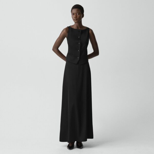 06_TH_P1009104_001_I0 Boatneck Vest in Satin